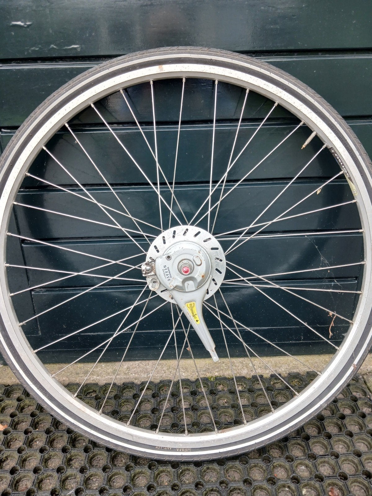 Shimano Nexave Voorwiel met Naafdynamo en Rollerbrake, Fietsen en Brommers, Fietsonderdelen, Wiel, Gebruikt, Elektrische fiets