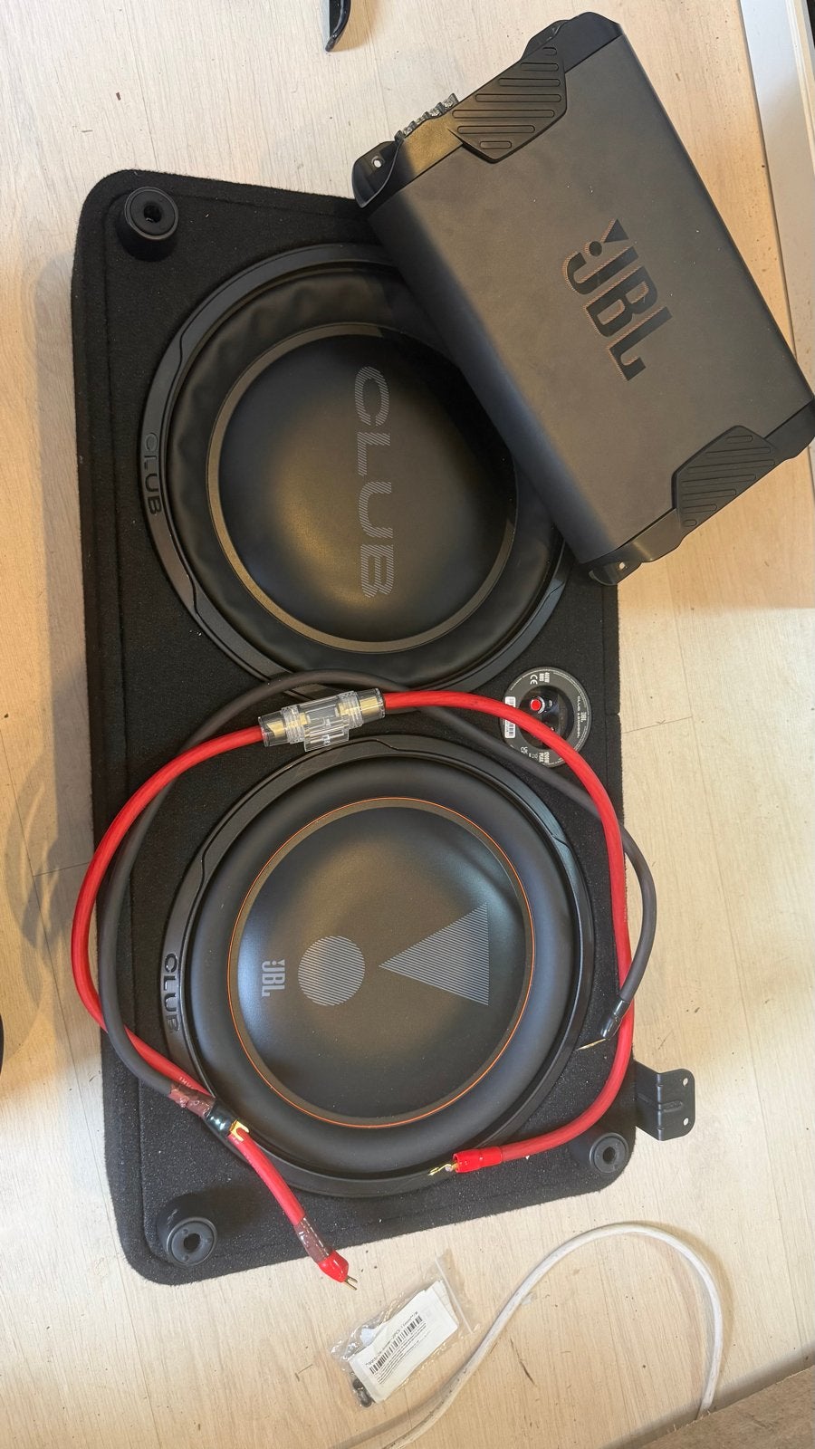 JBL Subwoofer met Versterker - Krachtige Bass voor Auto, Ophalen of Verzenden, Zo goed als nieuw