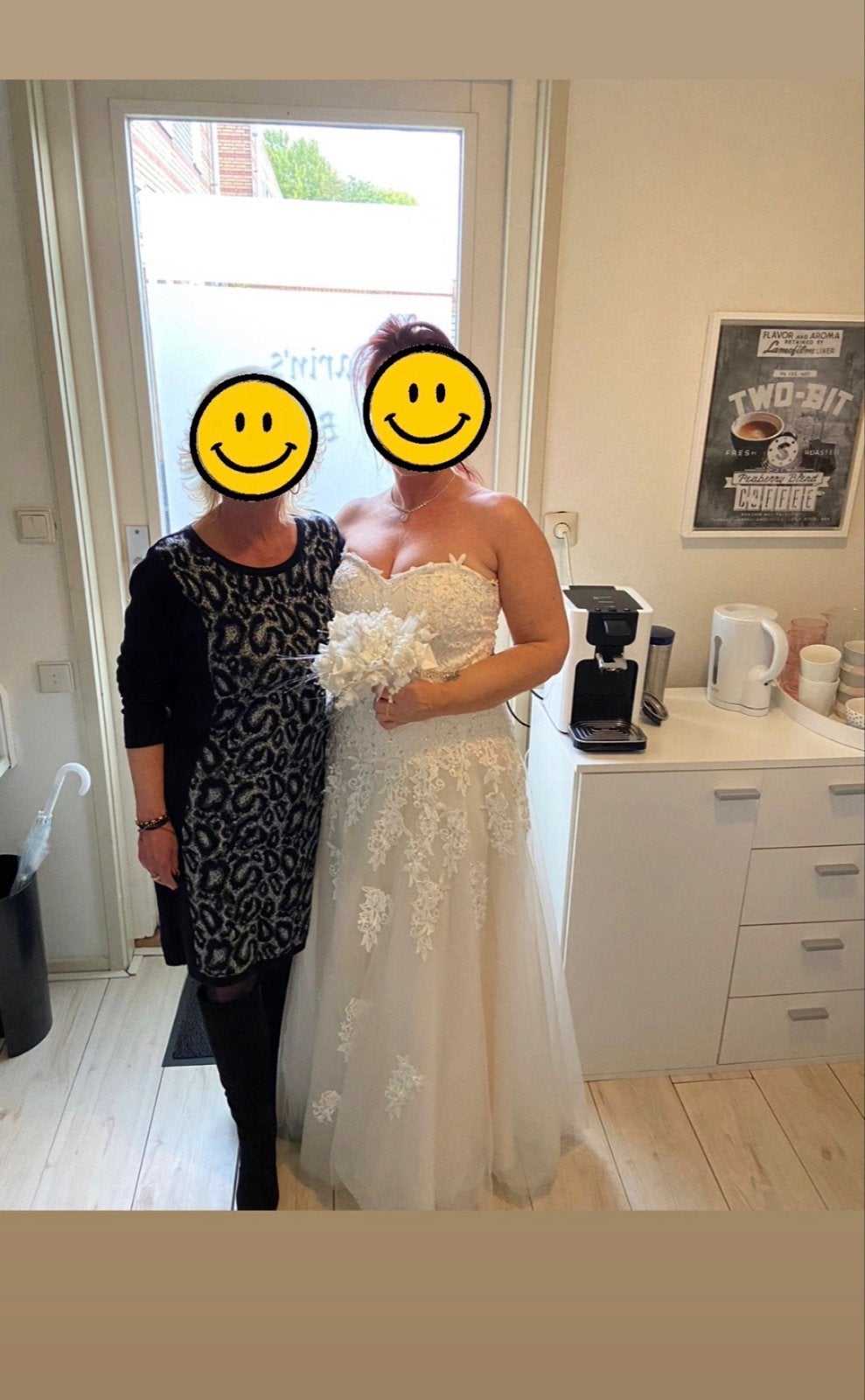 Prachtige trouwjurk met kanten details en korsetrug, Ophalen of Verzenden, Zo goed als nieuw, Wit, Trouwjurk