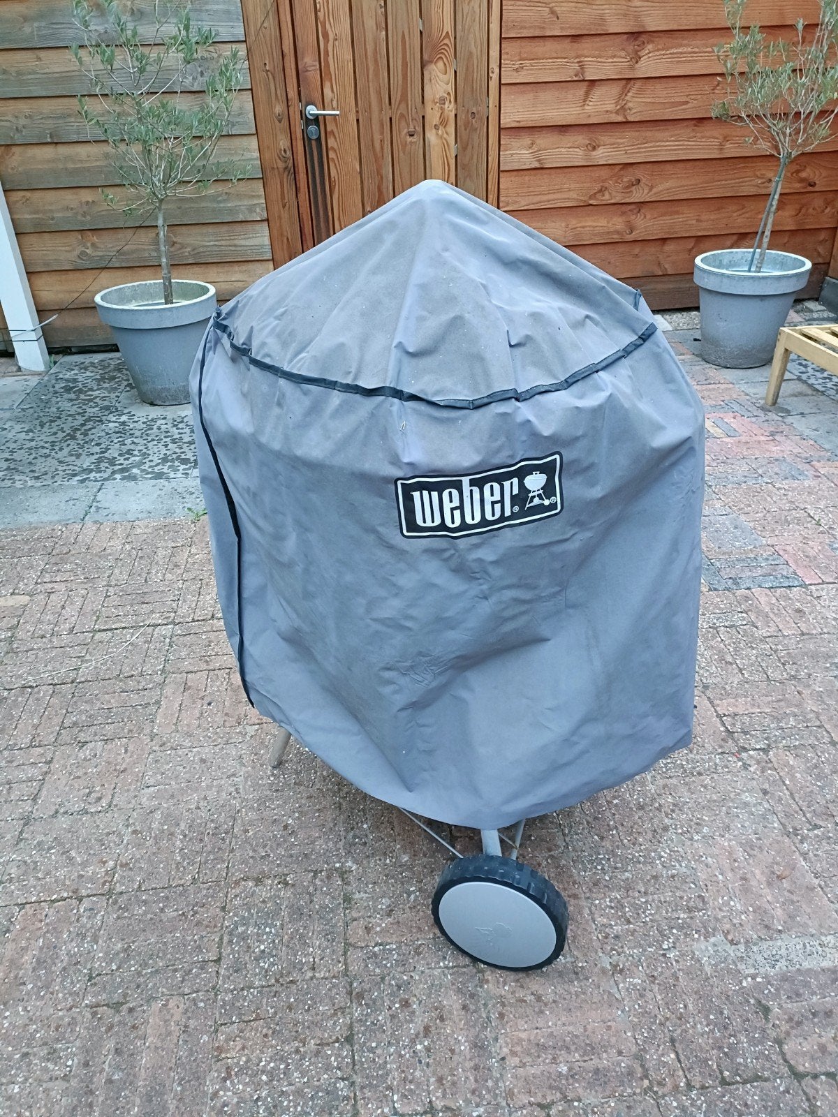 Weber BBQ 57cm in zeer goede staat, Ophalen, Zo goed als nieuw, Weber