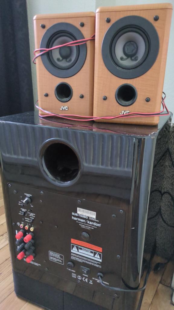Gratis Harman kardon subwoofer en jvc boxen met gebreken!, Ophalen of Verzenden, Minder dan 60 watt, Subwoofer, JVC