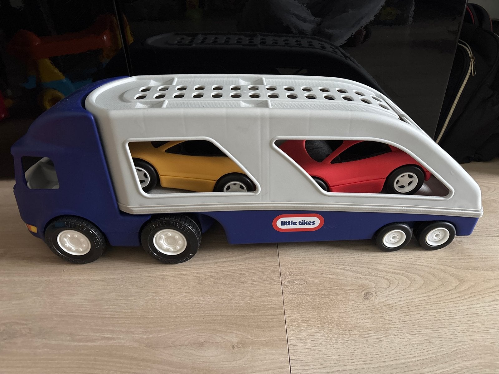 Little Tikes Autotransporter met 2 auto's, Ophalen, Zo goed als nieuw