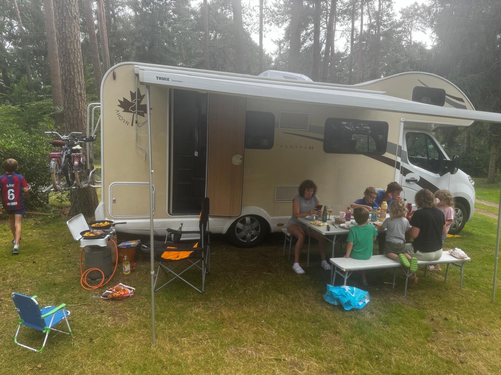 Ahorn Camper – Renault Master 2017 – 7 slaapplaatsen / 8 zit, Gaslek-detector, Alkoof, Ringverwarming, 7 tot 8 meter