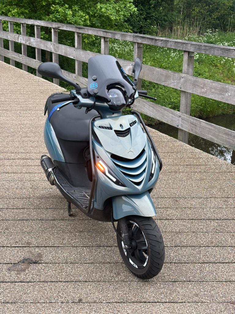 Piaggio zip 80cc full malossi, Fietsen en Brommers, Ophalen, Maximaal 45 km/u, Zip, Nieuw