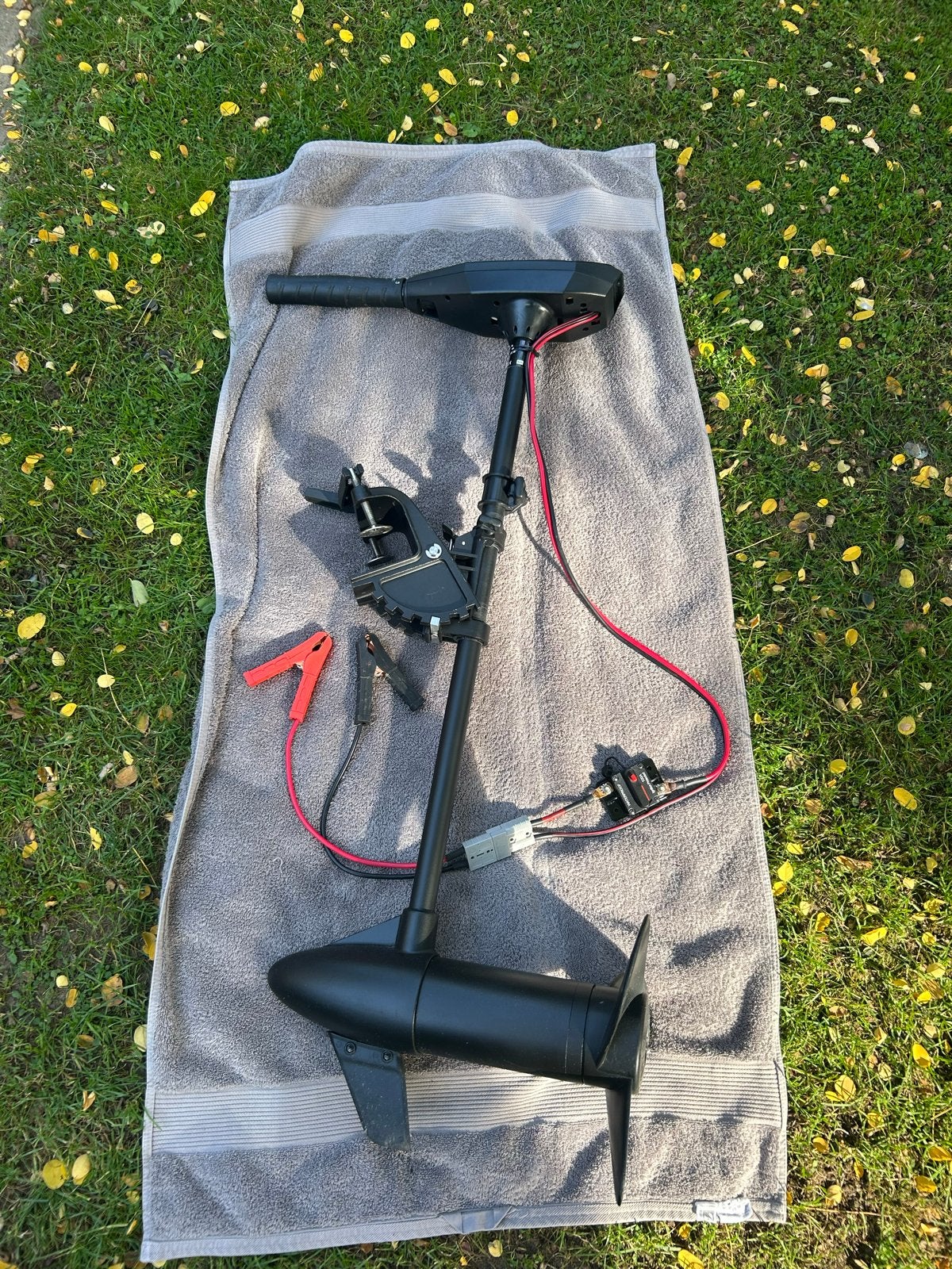 Amarew AM66 12V Elektrische Buitenboordmotor (66lbs), Ophalen, Zo goed als nieuw