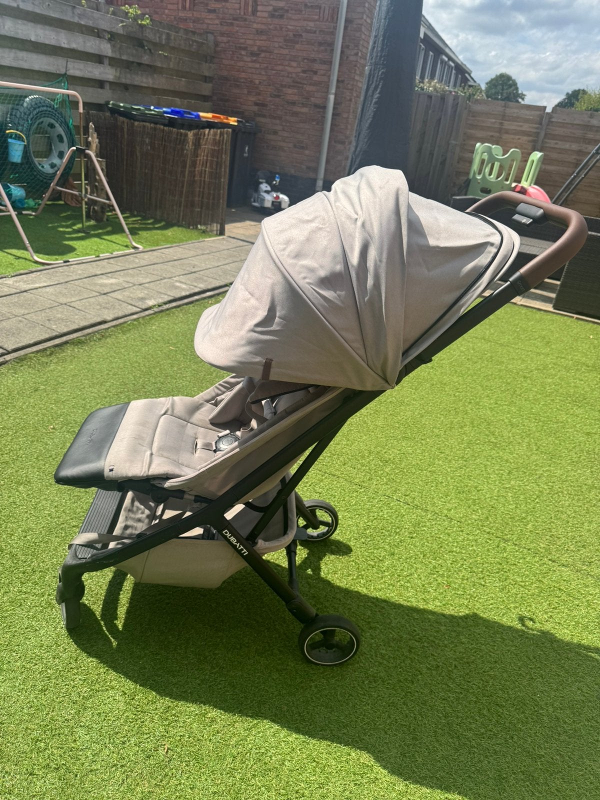 Dubatti kinderwagen, Ophalen, Gebruikt