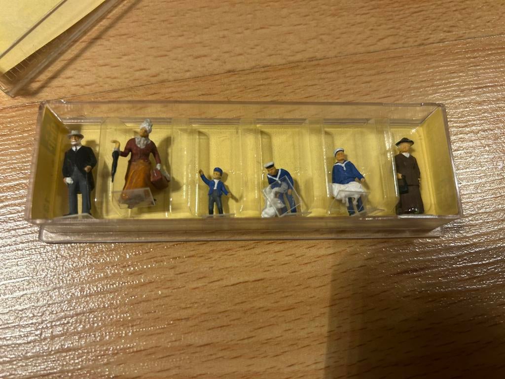 H0 preiser figuren set met hondje, Overige merken, Gelijkstroom of Wisselstroom, Brug, Tunnel of Gebouw, Ophalen of Verzenden