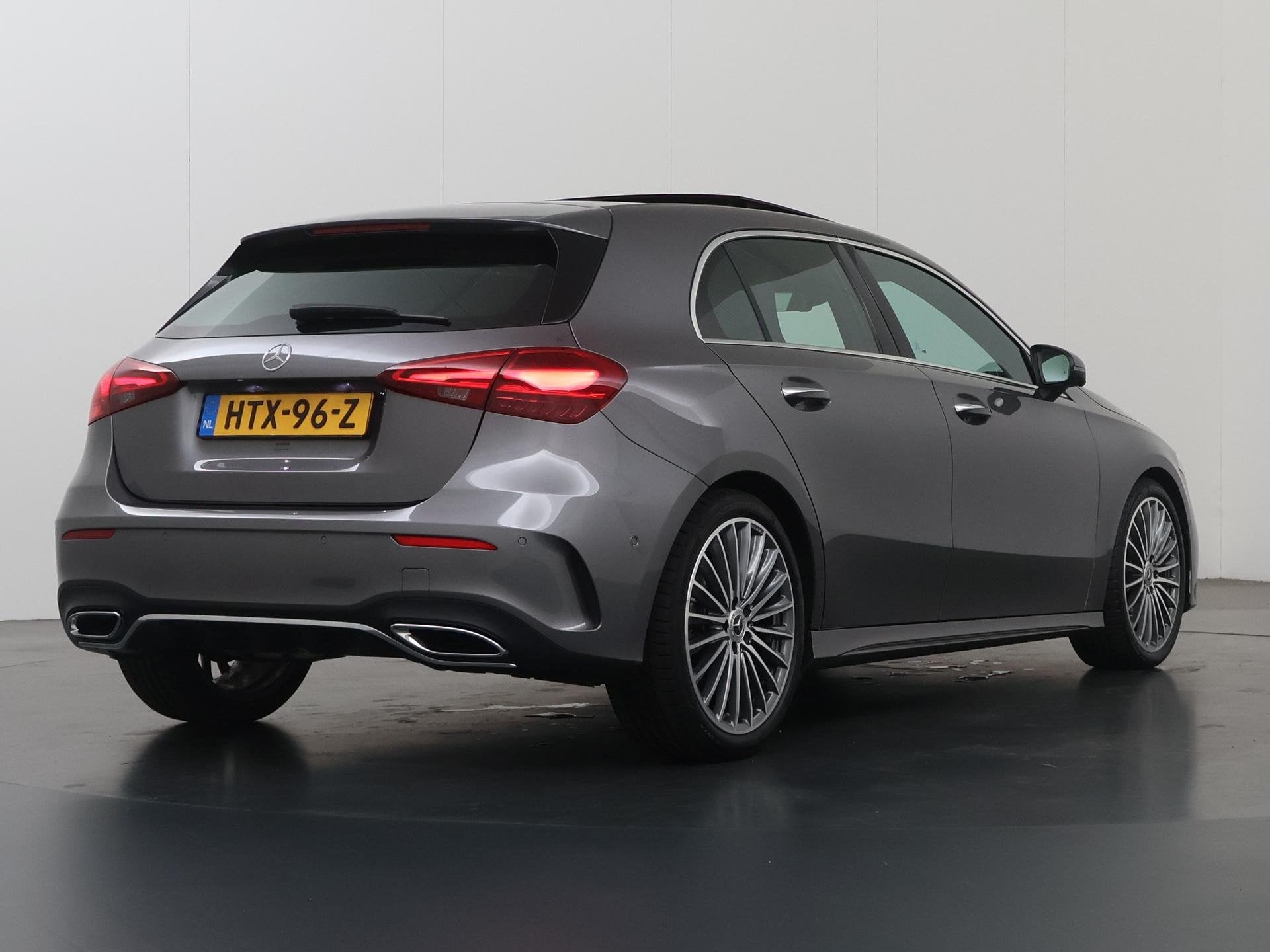 Mercedes-Benz A-Klasse 180 Star Edition AMG Line LIMITED | P, Auto's, Dealer onderhouden, 136 pk, Gebruikt, 4 cilinders