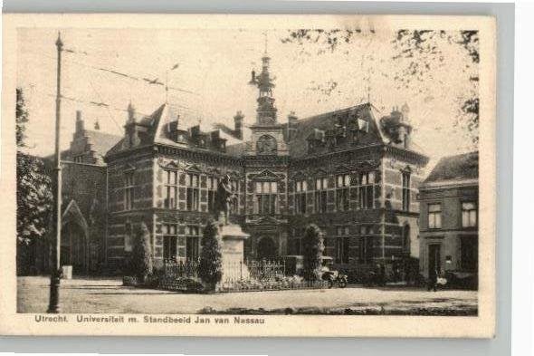 Utrecht Universiteit auto standbeeld st 1935 zie info