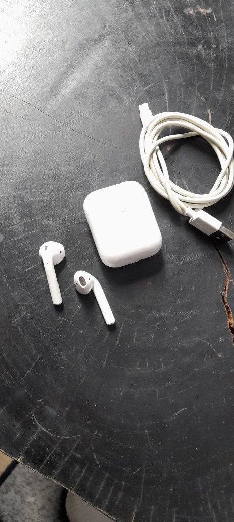 Apple AirPods 2