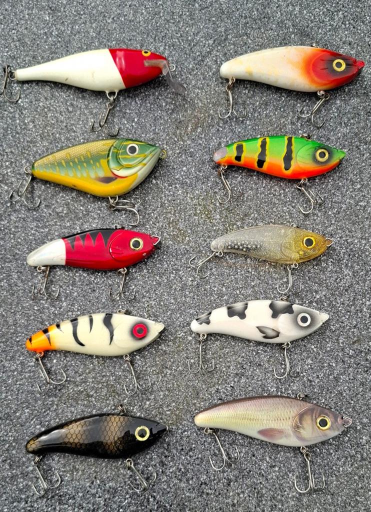 10 pluggen, 9 herrieschoppers  en een stille rapala, Watersport en Boten, Ophalen of Verzenden, Gebruikt