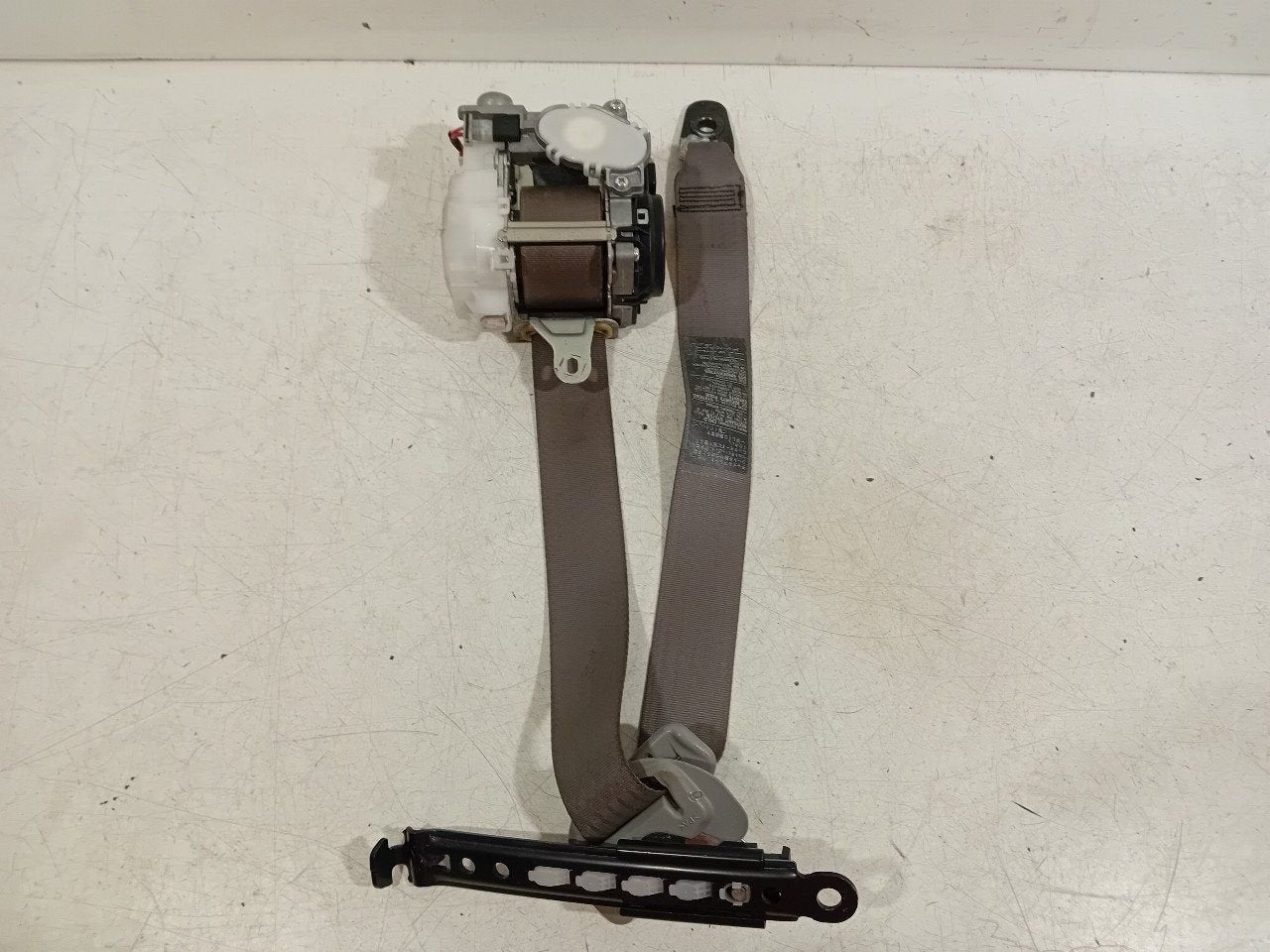Veiligheidsgordel rechts voor Lexus GS, Auto-onderdelen, Onderdelen@venauto.nl, Van der Ven Autorecycling B.V., Gebruikt, Ettenseweg 76, 4706 PB Roosendaal, The Netherlands