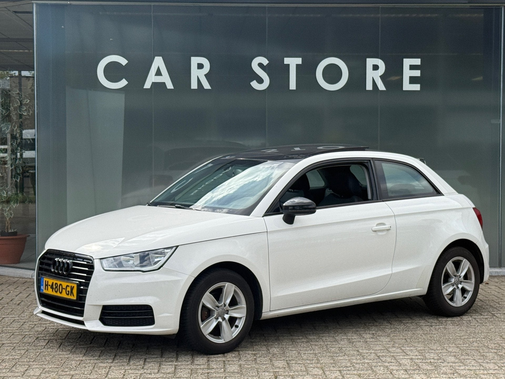 Audi A1 1.0 TFSI Sport Pro Line Pano|Leder|Parkeersensoren, Auto's, Audi, Voorwielaandrijving, 95 pk, 4 stoelen, Wit
