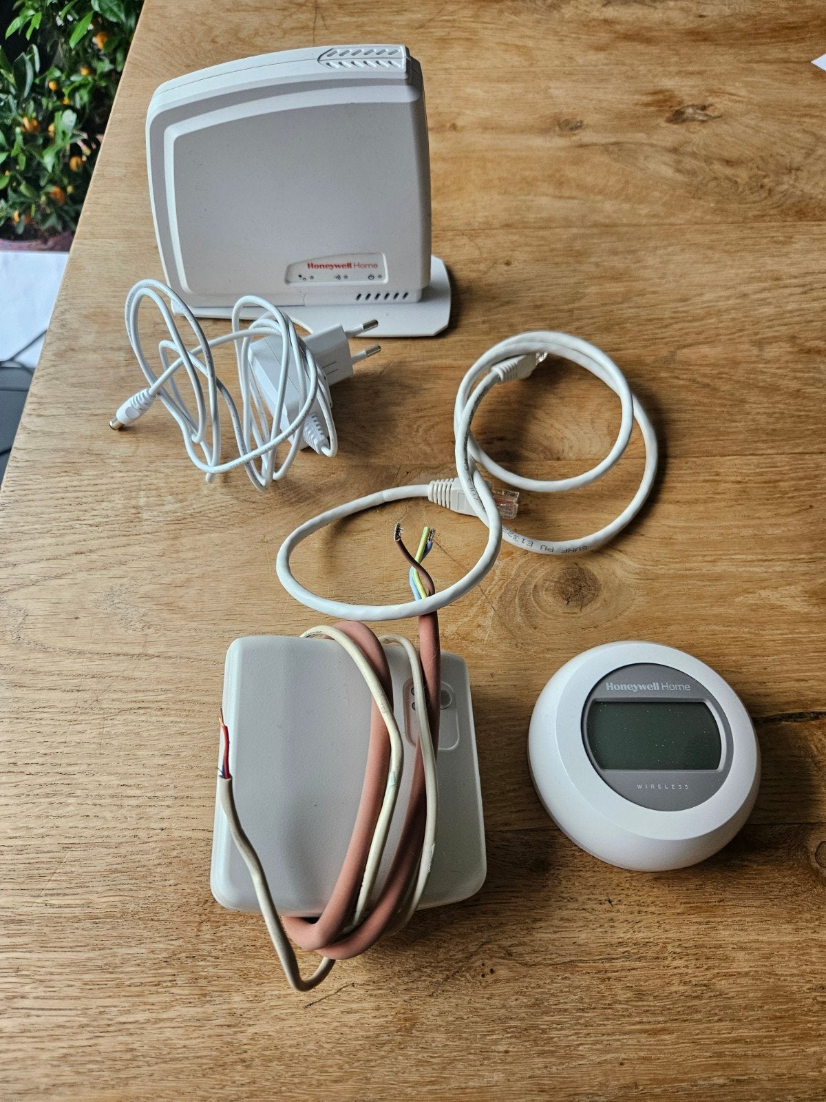 Honeywell Home Round Connected aan/uit draadloos thermostaat, Doe-het-zelf en Verbouw, Thermostaten, Ophalen of Verzenden