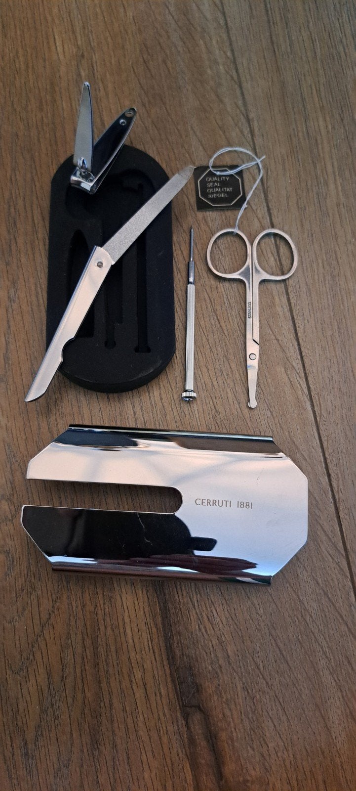 nieuwe Cerruti 1881 Manicureset reisset, Ophalen of Verzenden, Nieuw, Overige typen