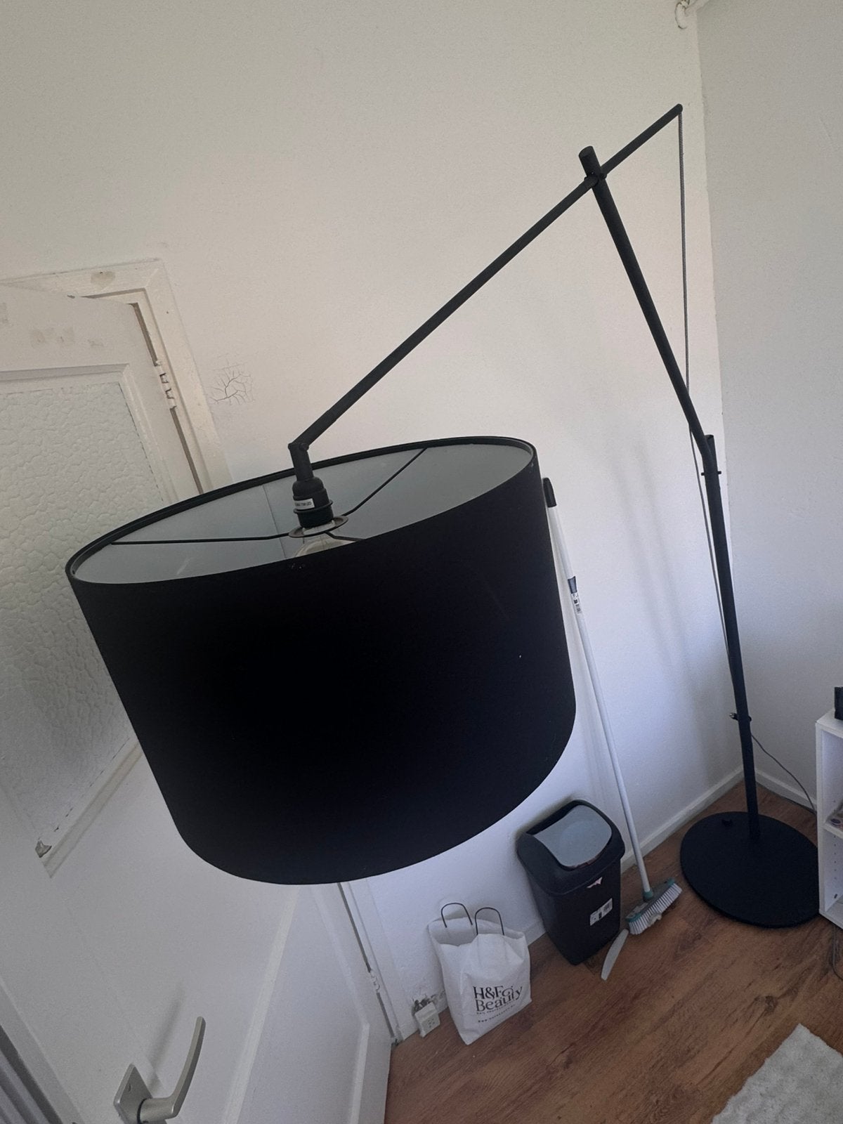 vloerlamp (1 maand oud ) tokio, Huis en Inrichting, Lampen | Vloerlampen, Ophalen of Verzenden, Zo goed als nieuw, Tokio, 150 tot 200 cm