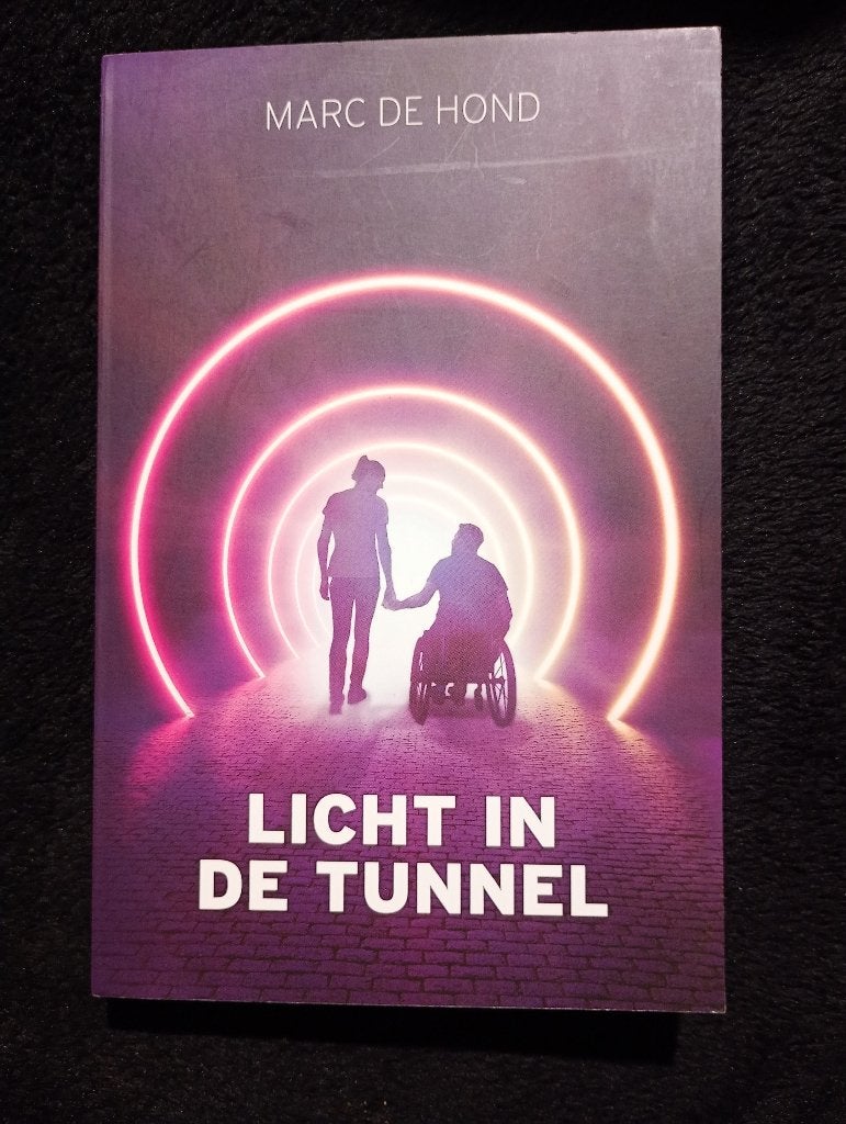 Marc de Hond, Licht in de tunnel, Boeken, Ophalen of Verzenden, Gelezen, Overige