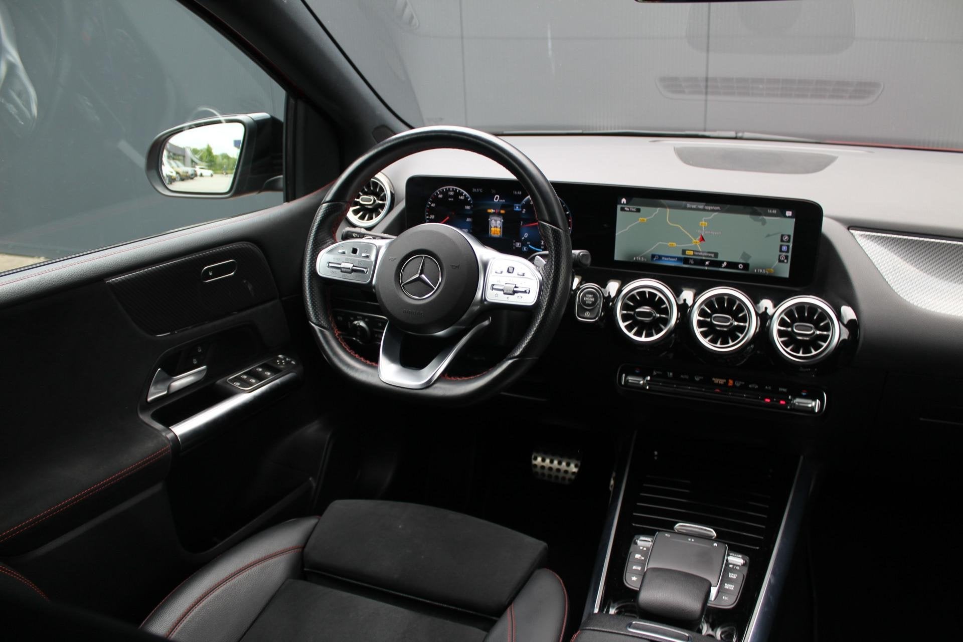 Mercedes-Benz B-klasse 200 Business Solution AMG | Incl. 12, Gebruikt, 4 cilinders, Leder en Stof, Bedrijf