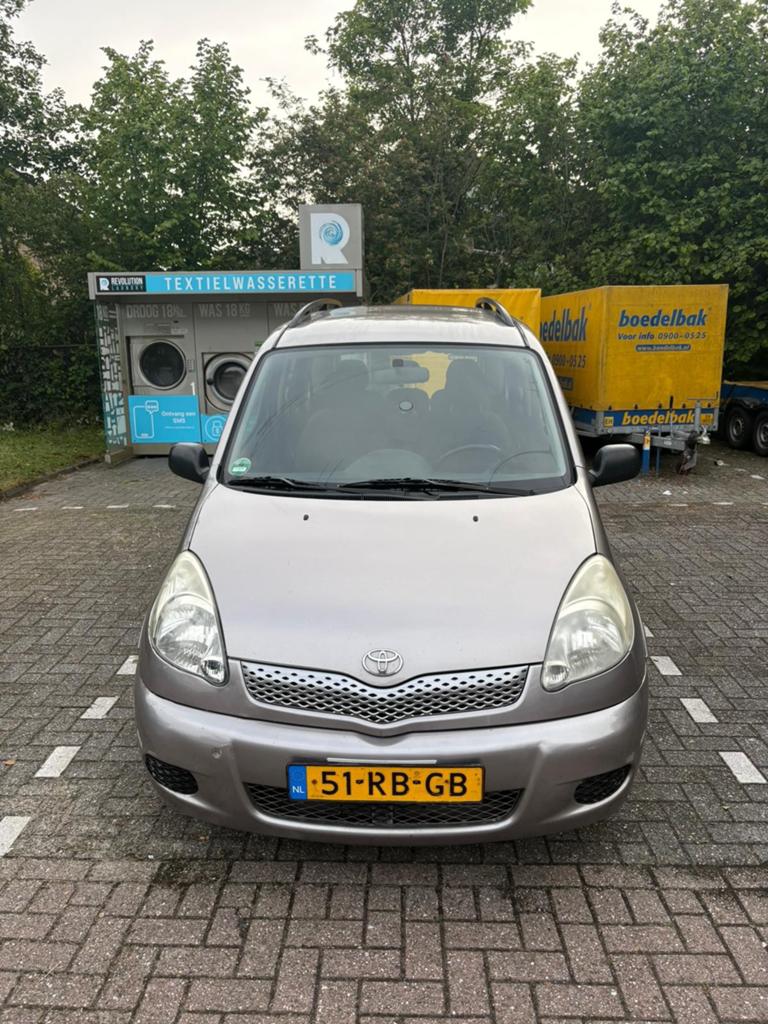 Toyota Yaris Verso 1.5 16V Vvt-i Linea SOL 2005 Grijs, 40 €/maand, 4 cilinders, Yaris Verso, Origineel Nederlands
