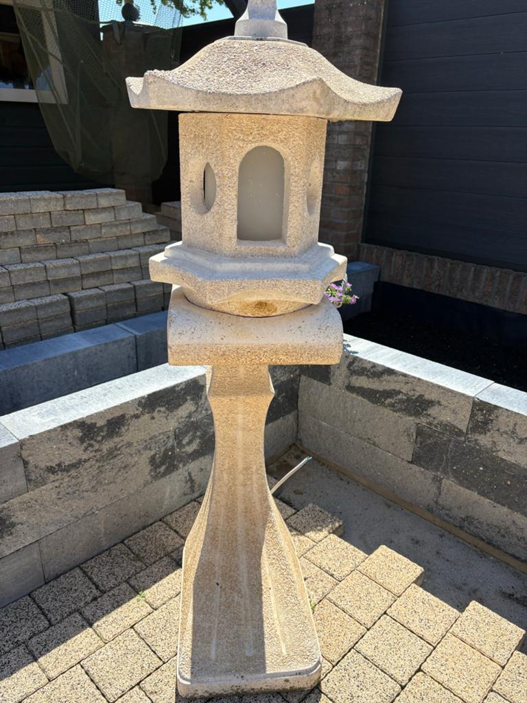 Japanse pagode tuinlamp van steen, Tuin en Terras, Ophalen, Zo goed als nieuw, Steen, Overige typen
