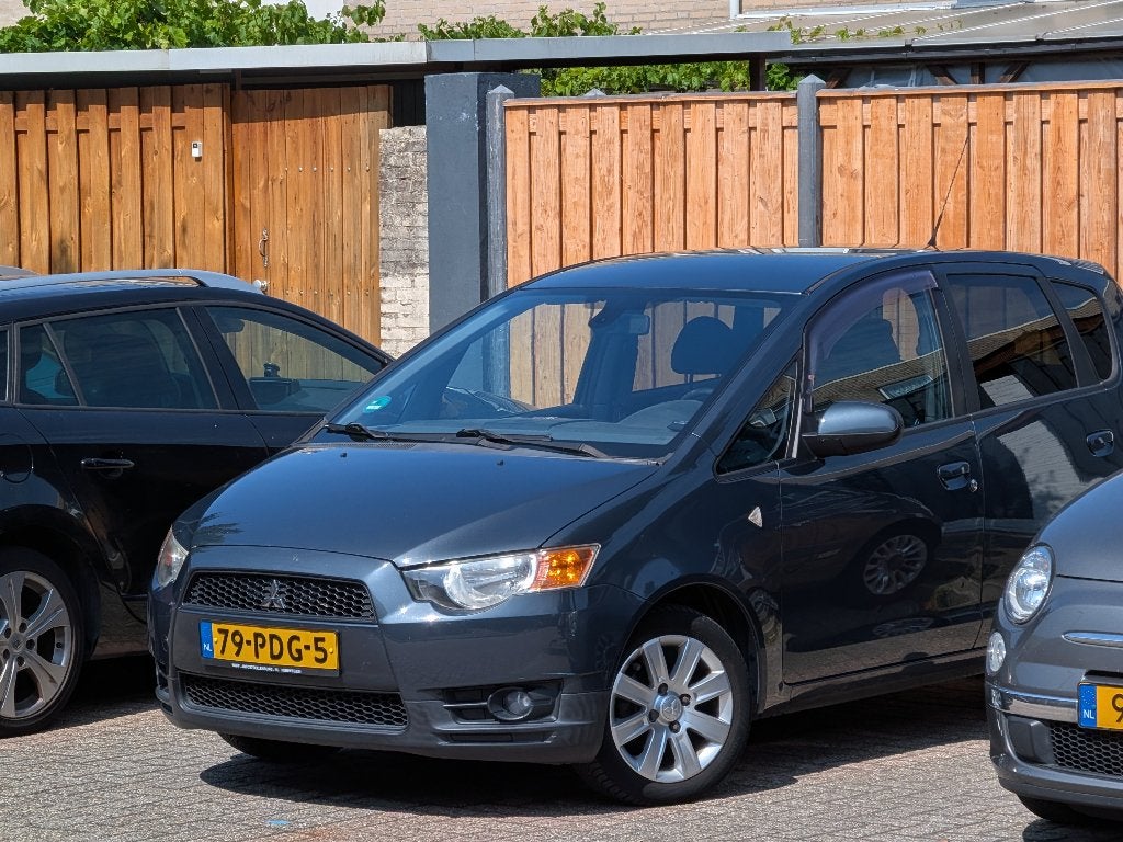 Mitsubishi Colt 1.3 5-DR 2011 – APK 09-2027 – Bluetooth, Auto's, Voorwielaandrijving, Stof, 31 €/maand, Start-stop-systeem