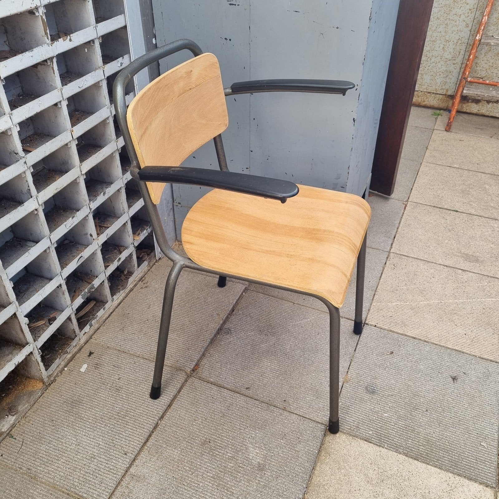 Vintage stoel met armleuningen lijktTh delft Gispen stoelen, Ophalen, Gebruikt, Eén