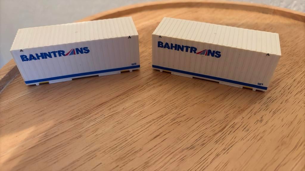2 BAHNTRANS CONTAINERS. Ho 1:87, Hobby en Vrije tijd, Modeltreinen | H0, Ophalen of Verzenden, Zo goed als nieuw