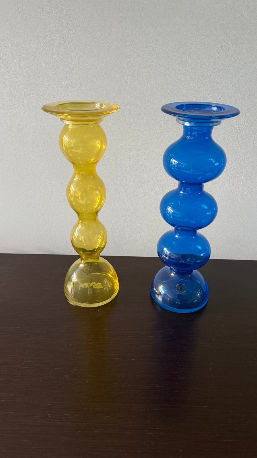 Vintage IKEA Kandelaars Anne Nilsson–Set van 2(Blauw & Geel), Blauw, Ophalen of Verzenden, Minder dan 50 cm, Glas