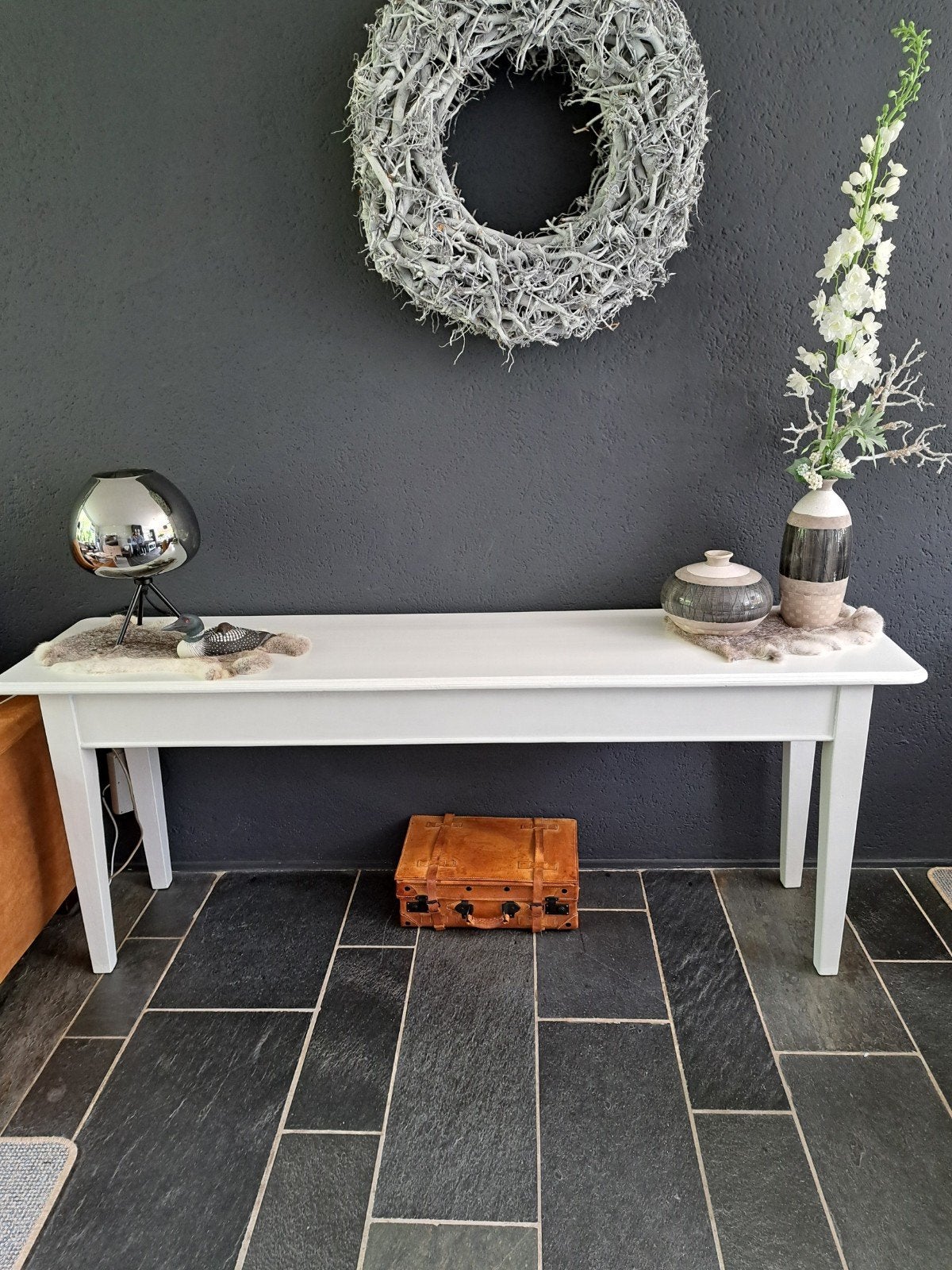 Side table wit.De tafel is 2 meter lang,80 cm hoog en 50 cm, Huis en Inrichting, Tafels | Sidetables, Ophalen of Verzenden, Zo goed als nieuw