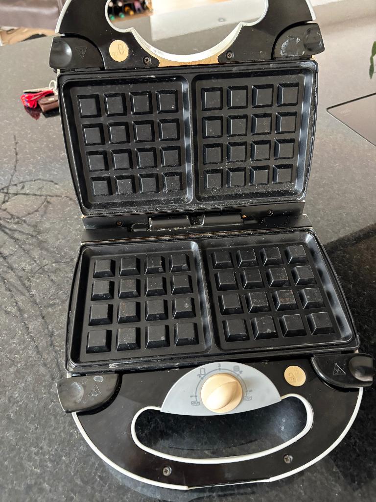 Tosti en wafel ijzer, Ophalen of Verzenden, Uitneembare platen, Gebruikt