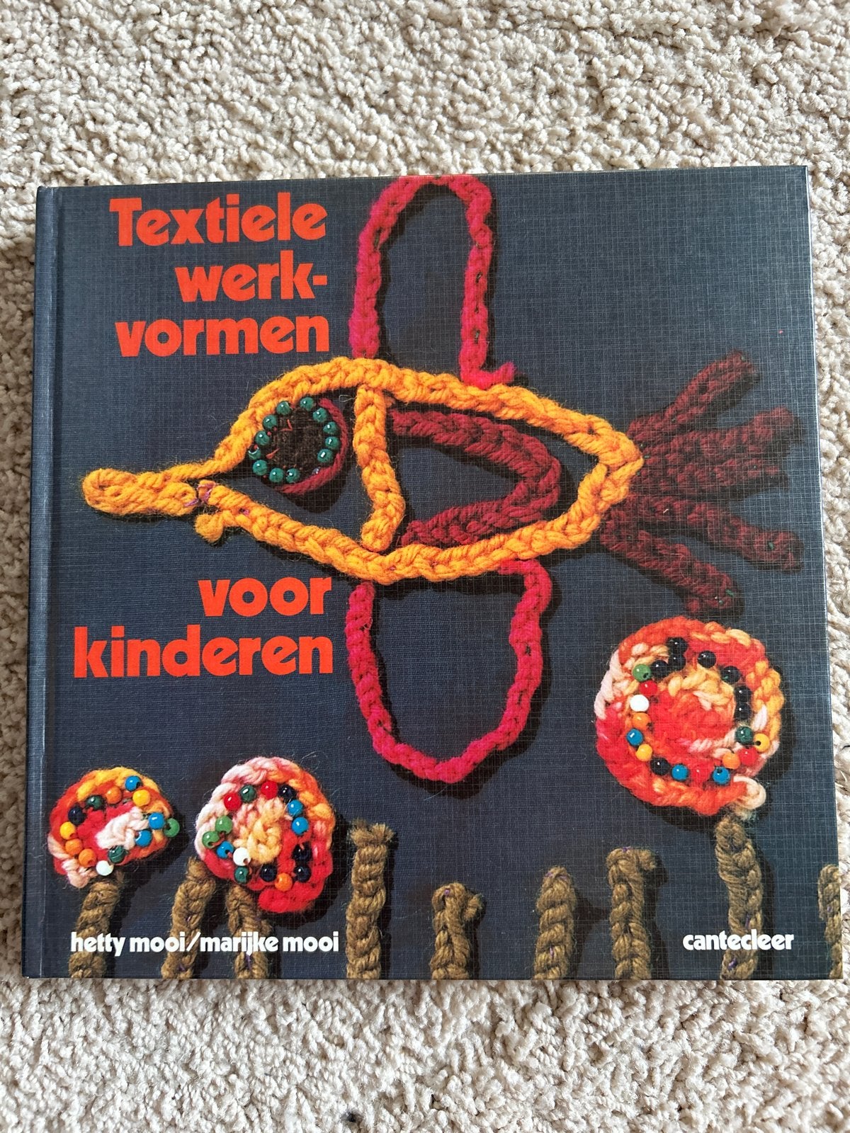 Textiele werkvormen voor kinderen - Handwerkboek, Boeken, Ophalen of Verzenden, Zo goed als nieuw, Non-fictie