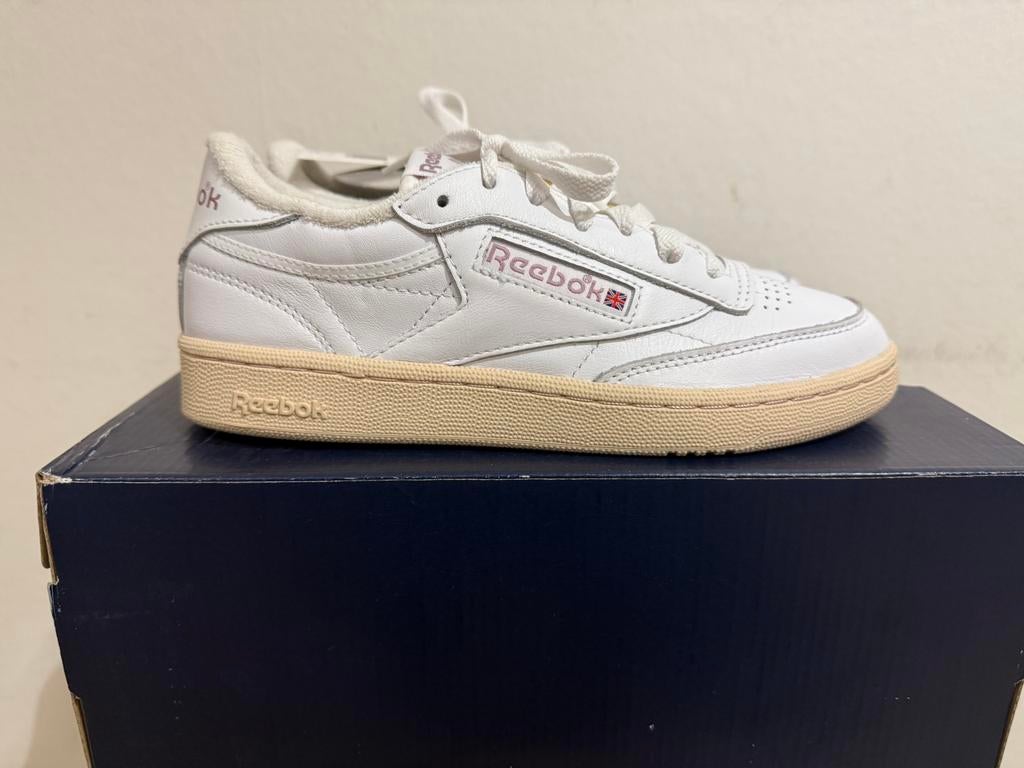 Te koop nieuwe Reebok Club C 85 Vintage maat 38, Postlaan 3, Wit, Nieuw, Ophalen of Verzenden