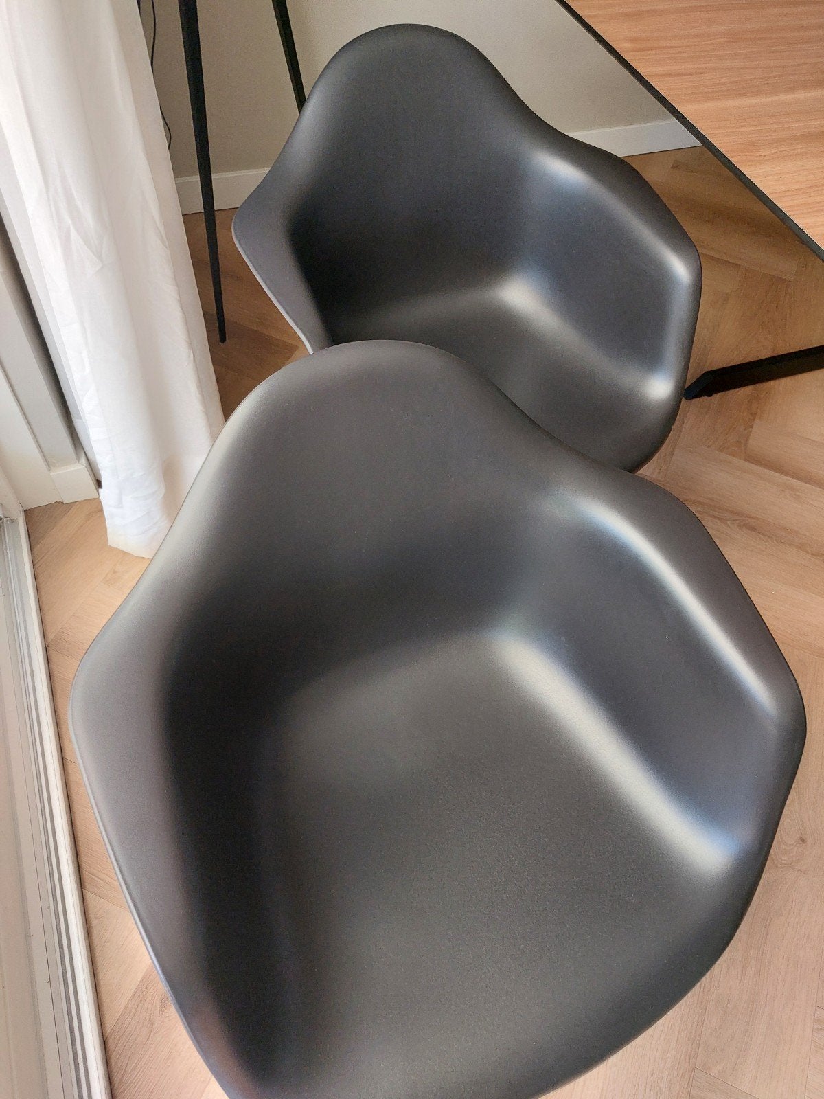 Set van 2 Vitra Eames Plastic Armchair DAR - Zwart, Huis en Inrichting, Stoelen, Ophalen, Gebruikt, Twee, Zwart