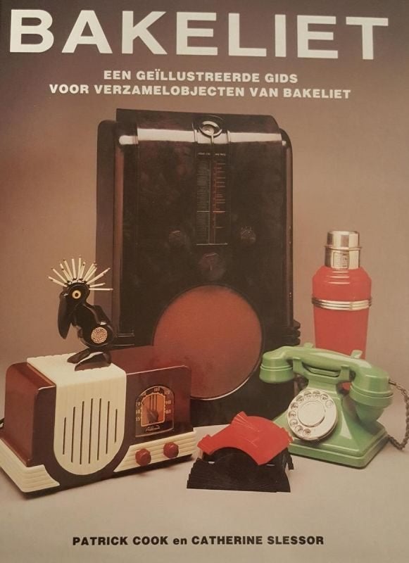 Bakeliet  gids voor verzamelobjecten van bakeliet P.Cook, Verzenden, Zo goed als nieuw, Overige onderwerpen