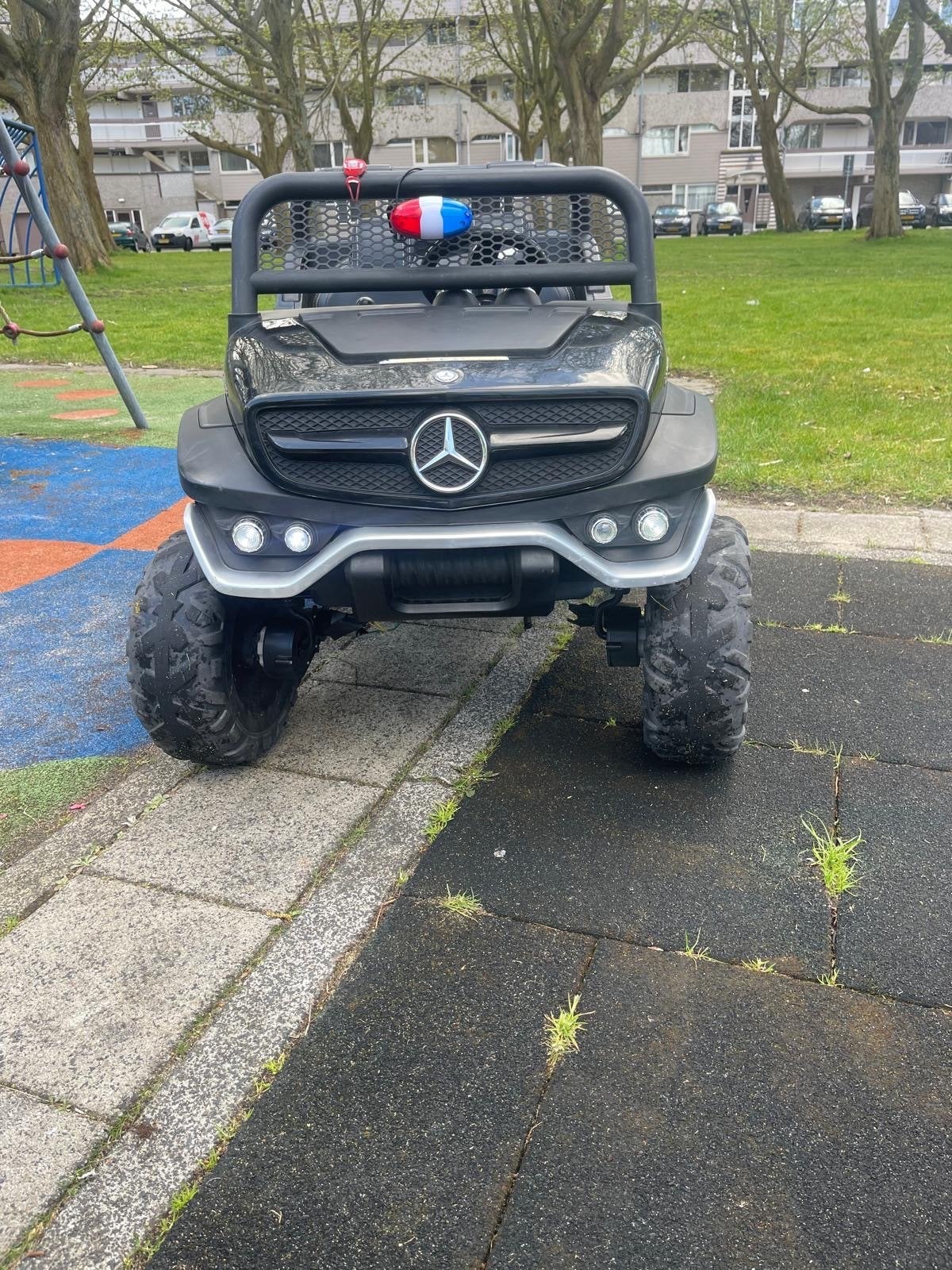 Mercedes-Benz Unimog Kinderauto - Elektrisch, Ophalen, Zo goed als nieuw