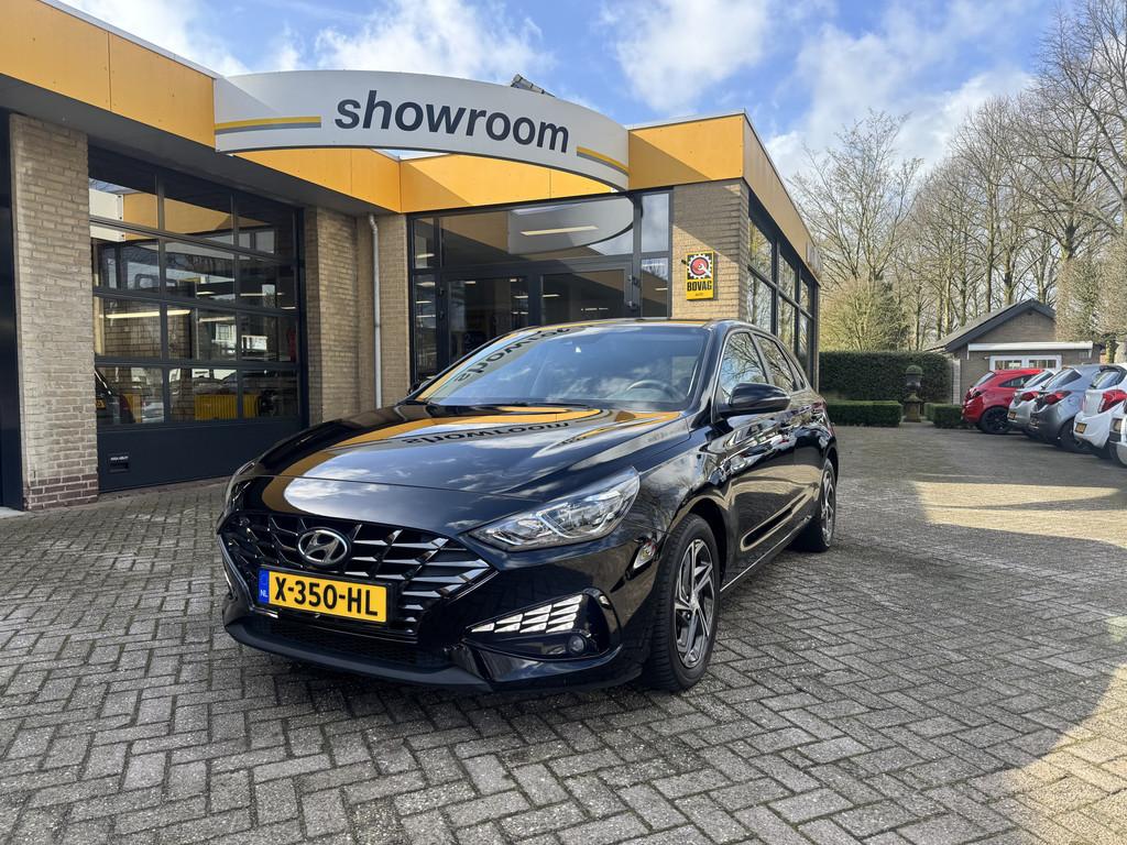 Hyundai i30 1.0 T-GDi MHEV Comfort Smart Automaat Navi Camer, Gebruikt, Euro 6, Zwart, Bedrijf