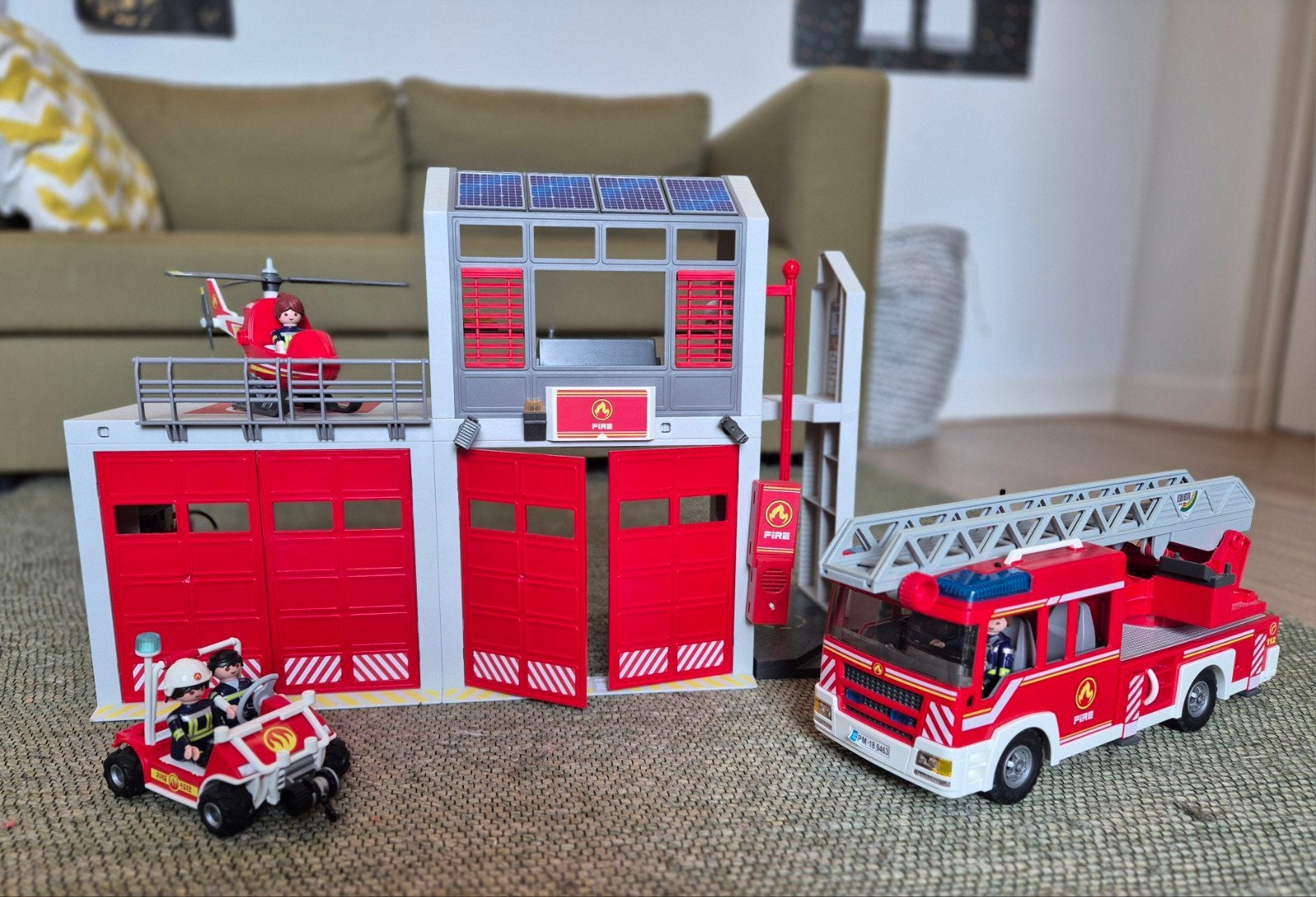 Playmobil Brandweerkazerne, met voertuigen en figuren., Ophalen, Gebruikt