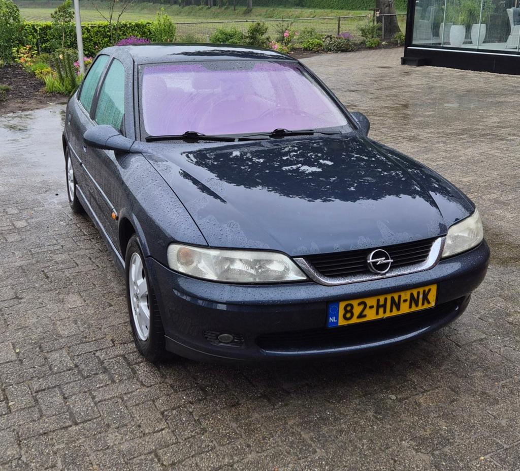Opel Vectra 1.8 I 16V SDN 2001 Blauw, 125 pk, Beige, 4 cilinders, Blauw