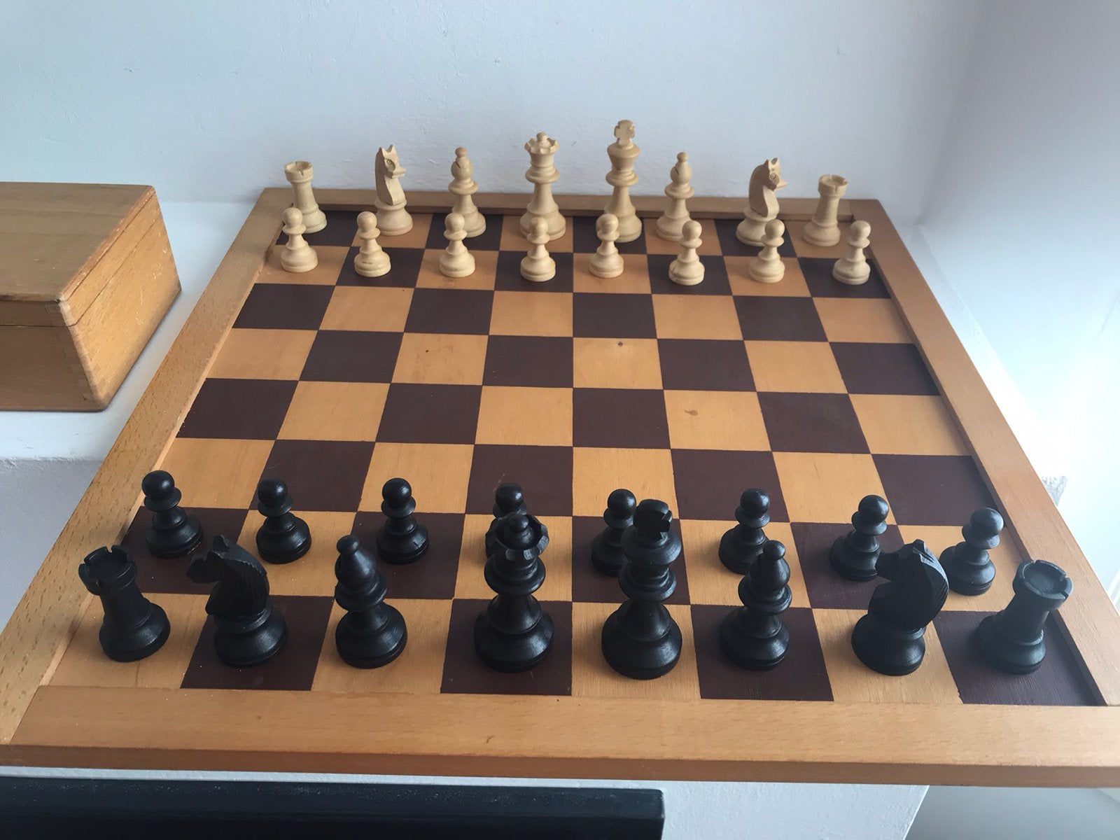 Houten schaakbord met schaakstukken, Een of twee spelers, Ophalen of Verzenden, Gebruikt