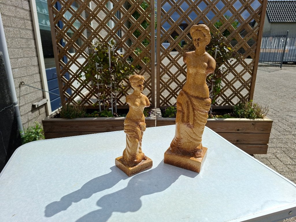 2x Venus godin van liefde en schoonheid voor de Grieken., Ophalen of Verzenden