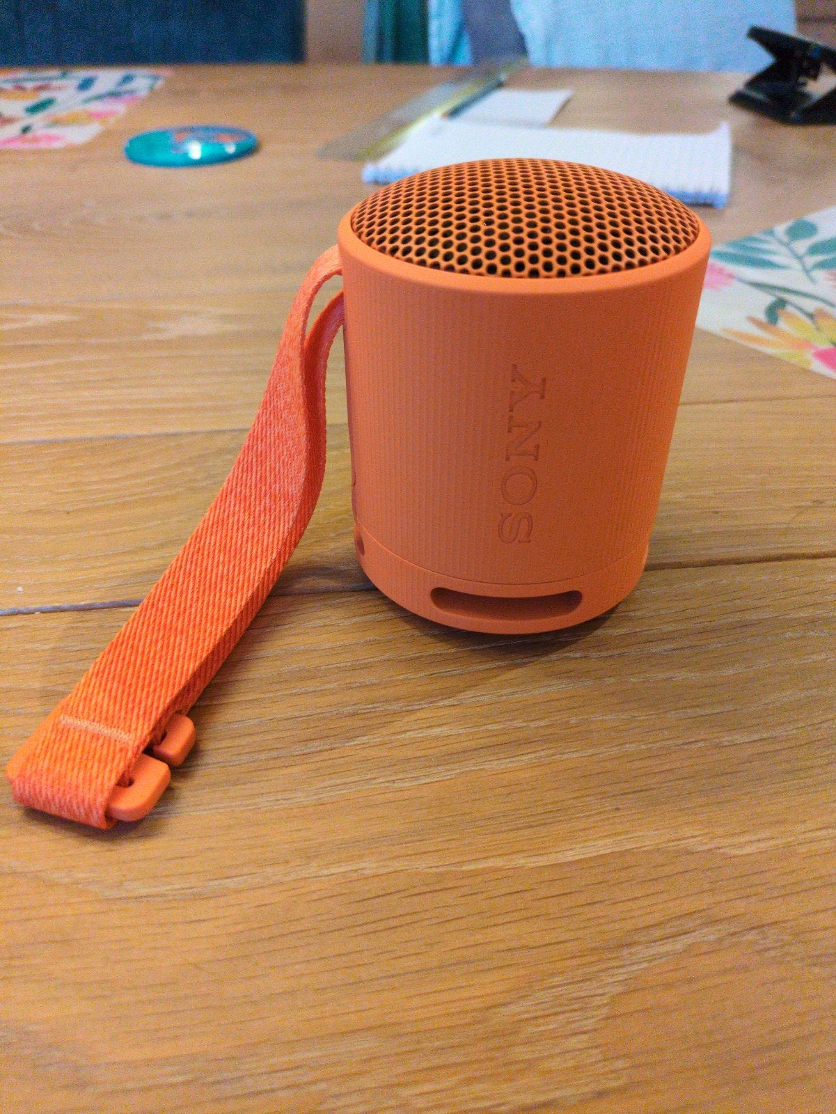 Sony XB100 oranje bluetooth speaker