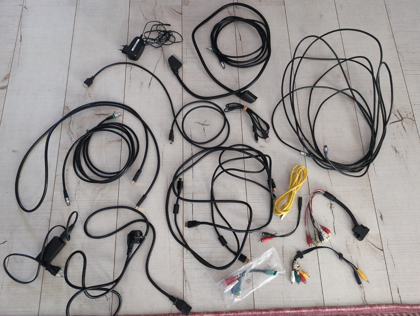 Diverse kabels: HDMI, Scart, Component, Audio en meer, Ophalen of Verzenden, Gebruikt, 10 meter of meer, Overige kabels