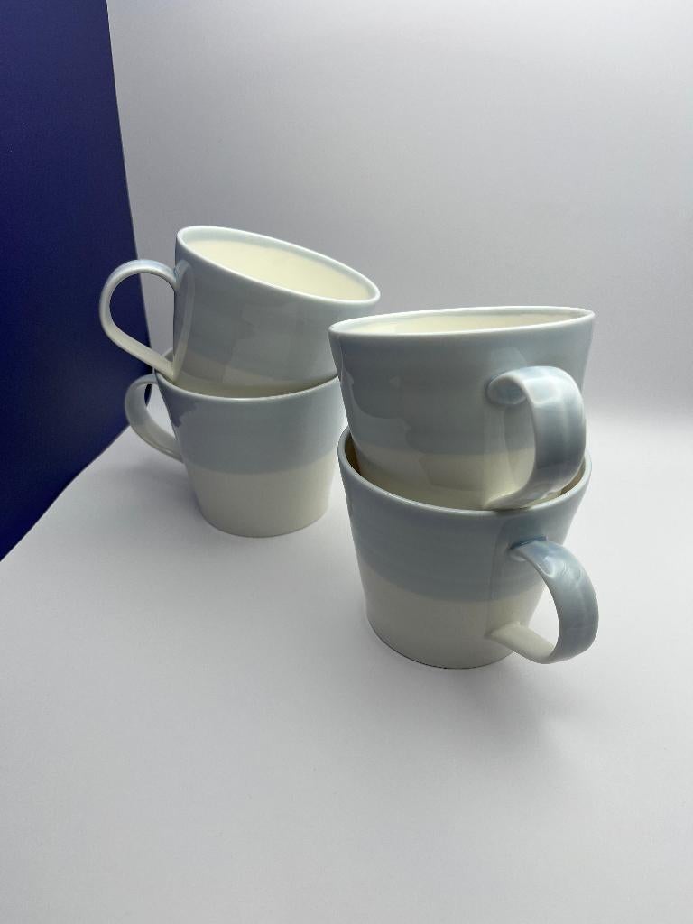 Royal doulton 1815 - 4 bekers, Huis en Inrichting, Ophalen, Zo goed als nieuw, Overige stijlen, Kop(pen) en/of Schotel(s)