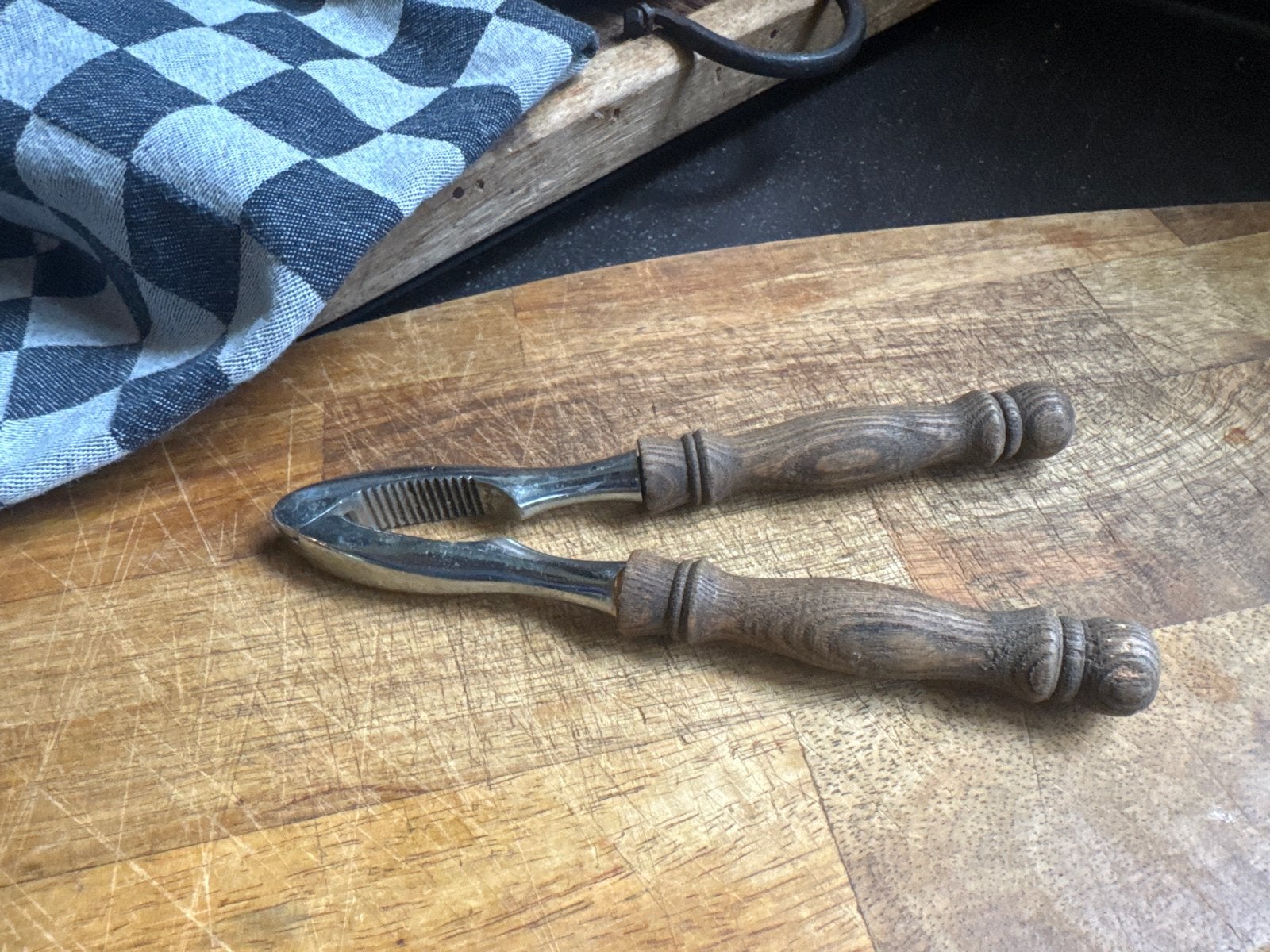 Notenkraker met houten handvatten, Hout, Ophalen of Verzenden, Bruin, Overige typen