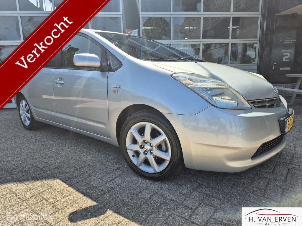 Toyota Prius 1.5 VVT-i Tech Edition NAVI CAMERA CRUISE NAP, 1497 cc, 4 cilinders, Automatische klimaatregeling, 23 km/l
