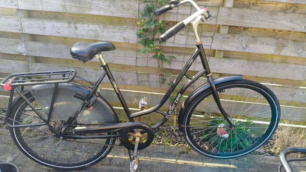 Zwarte damesfiets met bagagedrager - Zuiderzee, Velgrem, Ophalen, Overige merken, 53 tot 56 cm