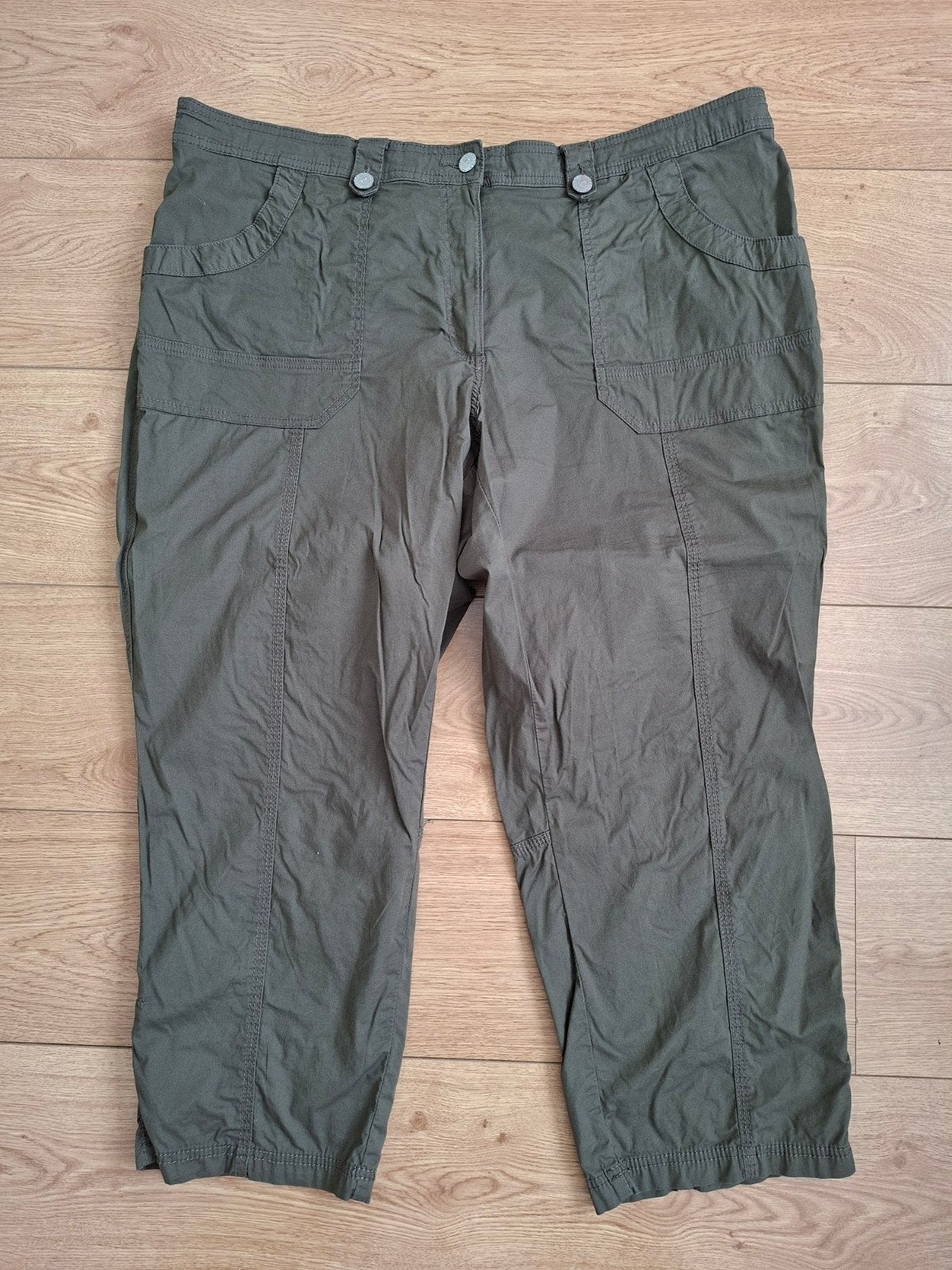 Nieuw: Khaki 3/4 broek, maat 50, Ulla Popken, Maat 46/48 (XL) of groter, Nieuw, Ulla Popken, Ophalen of Verzenden