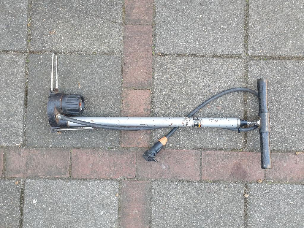 sks rennkompressor met Multi Valve voor alle ventielen, Ophalen, Drukmeter, Gebruikt