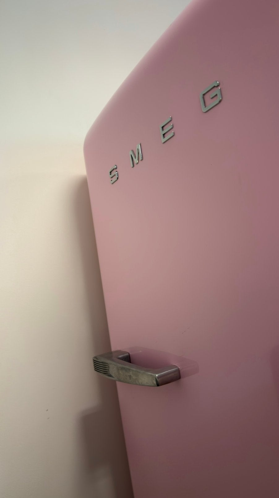 SMEG retro koelkast roze met vriesvak | Lees advertentie!!, Ophalen, Gebruikt, 200 liter of meer, 160 cm of meer