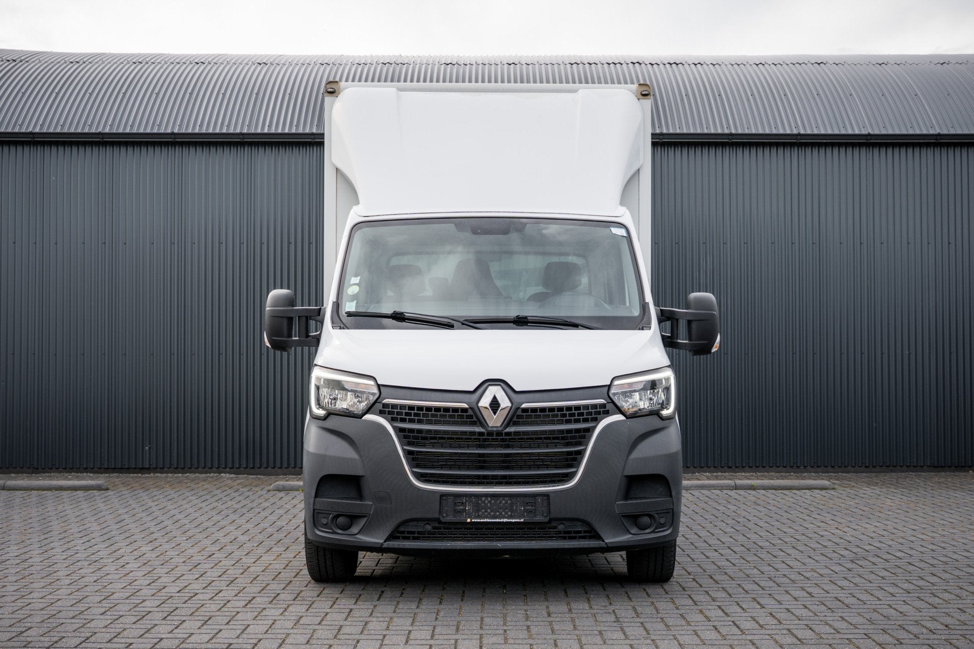 Renault Master 15.389 KM! | Bakwagen met Laadklep | 146PK |, Auto's, Bestelauto's, 145 pk, Gebruikt, Zwart, 4 cilinders